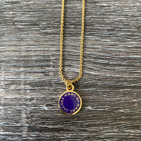 Marc Jacobs Logo Disc Pendant Necklace - Picture 2 of 3